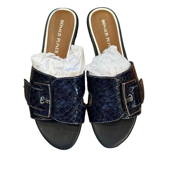 Donald Pliner Florence navy leather flats- size 8.5 - Picture 2 of 6